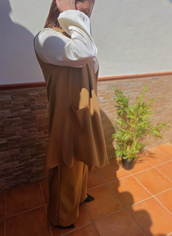 Conjunto dos piezas color Camel