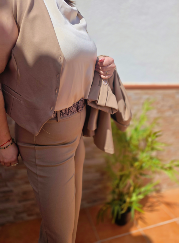 Conjunto 3 piezas traje color Camel