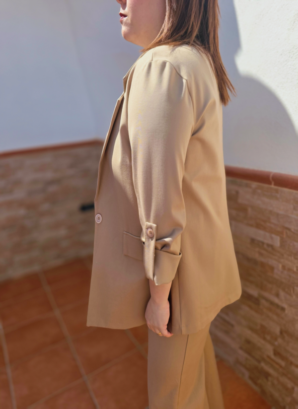 Conjunto 3 piezas traje color Camel