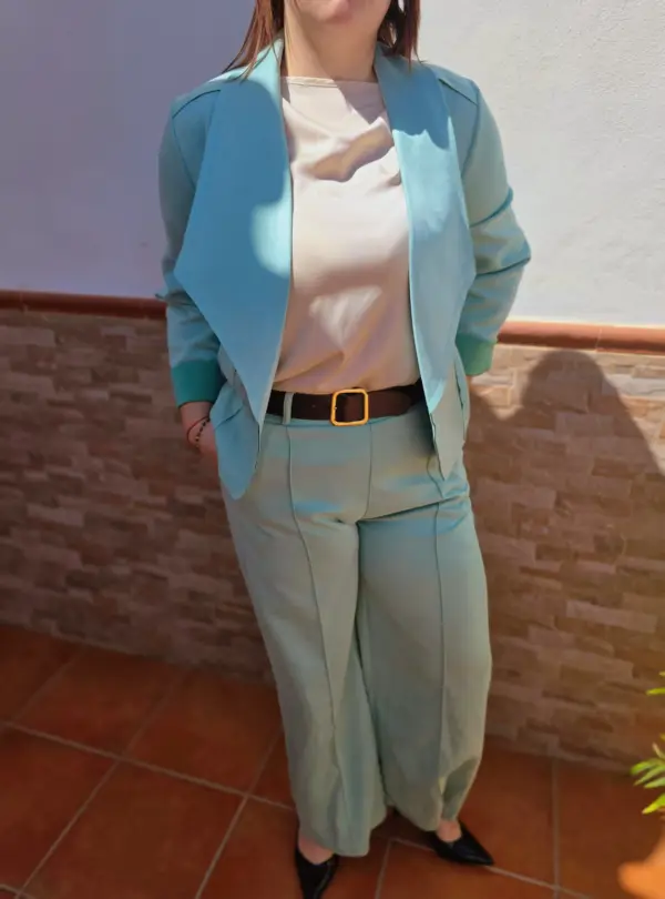 Conjunto traje chaqueta y pantalón verde agua