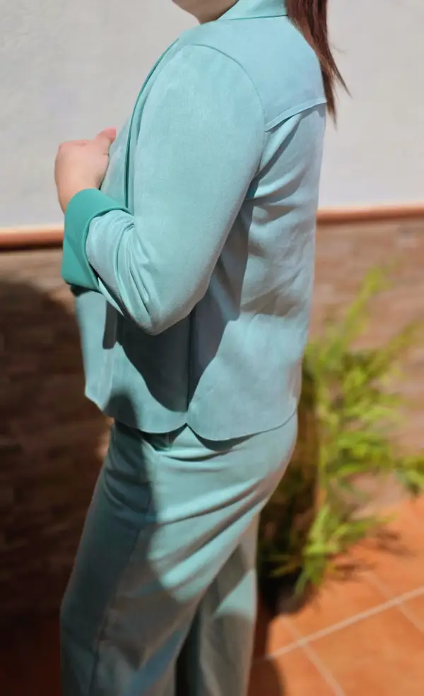 Conjunto traje chaqueta y pantalón verde agua