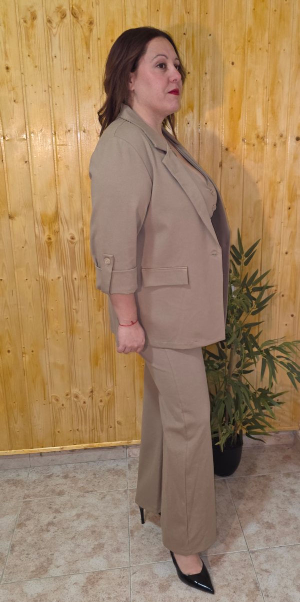 Conjunto 3 piezas traje color Camel