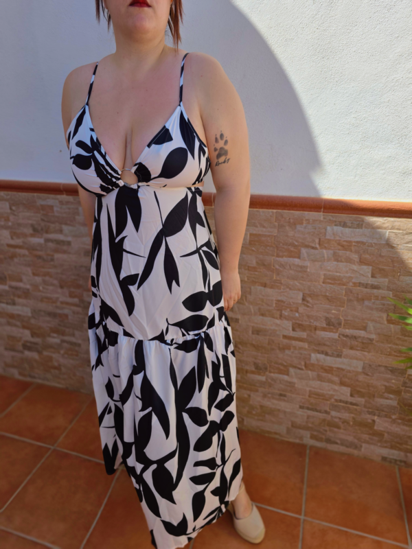 Vestido estampado floral blanco y negro