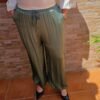Pantalón de satén color verde Salvia