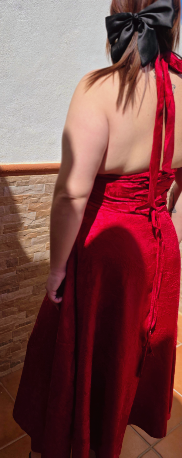 Vestido rojo estilo francés